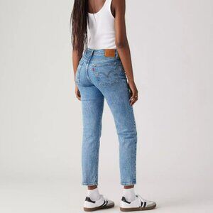 Levi's Premium Wedgie Straight Jeans size 27